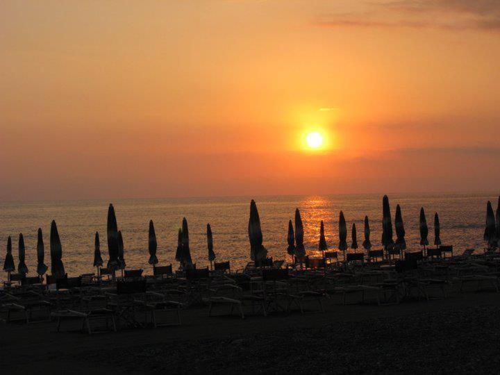 Total Family Hotel
